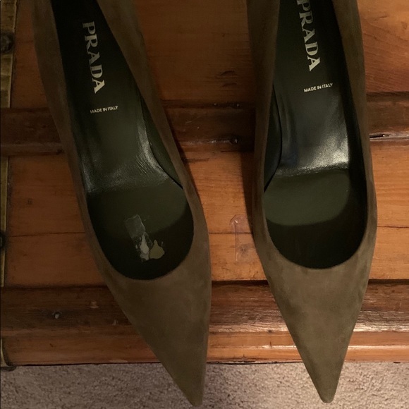 Prada beautiful velvet kitten heels. Excellent $$ - Picture 5 of 8